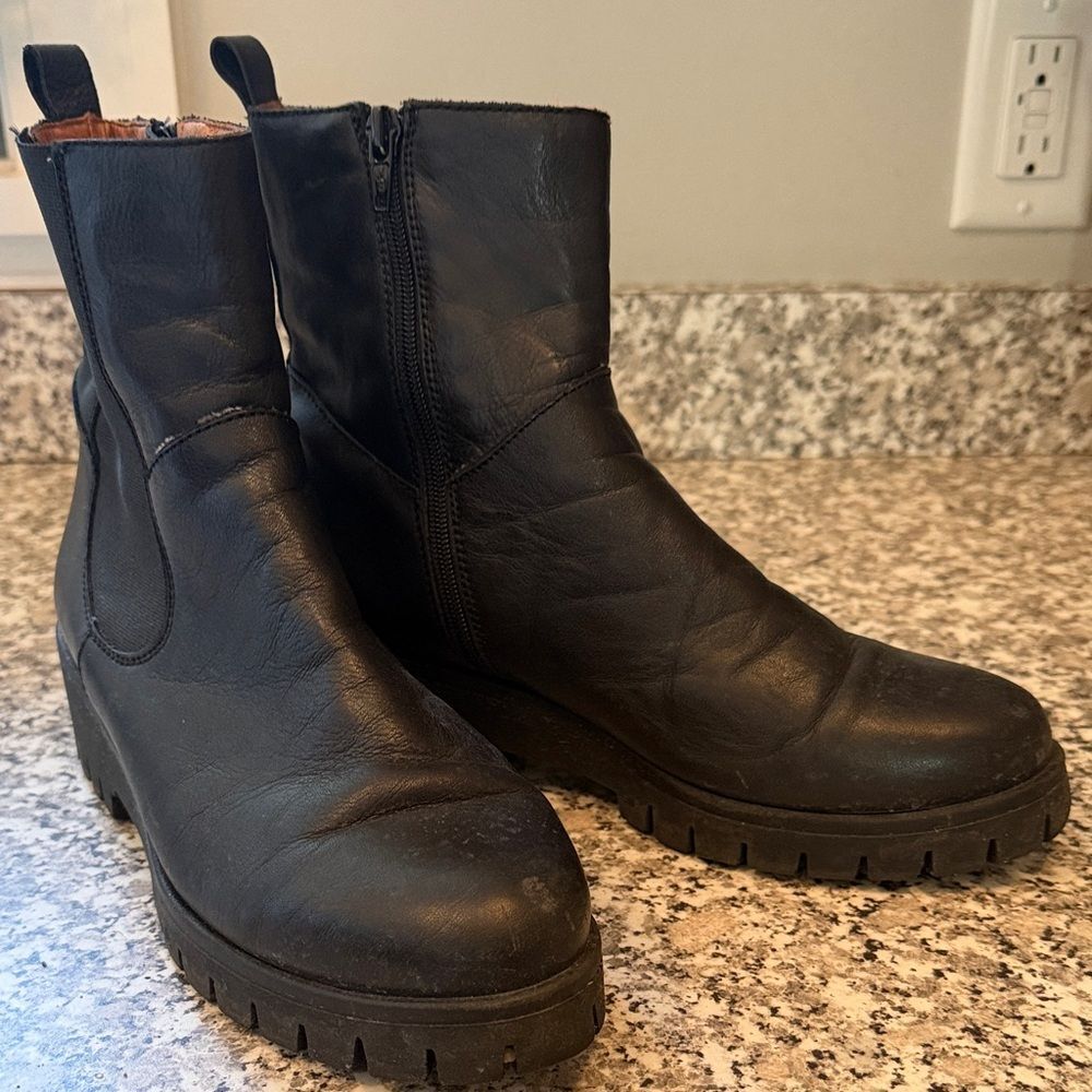 Made in Spain Black Women's Ankle Boots All Leather.  Size 39. Size 8.5 - Picture 4 of 6
